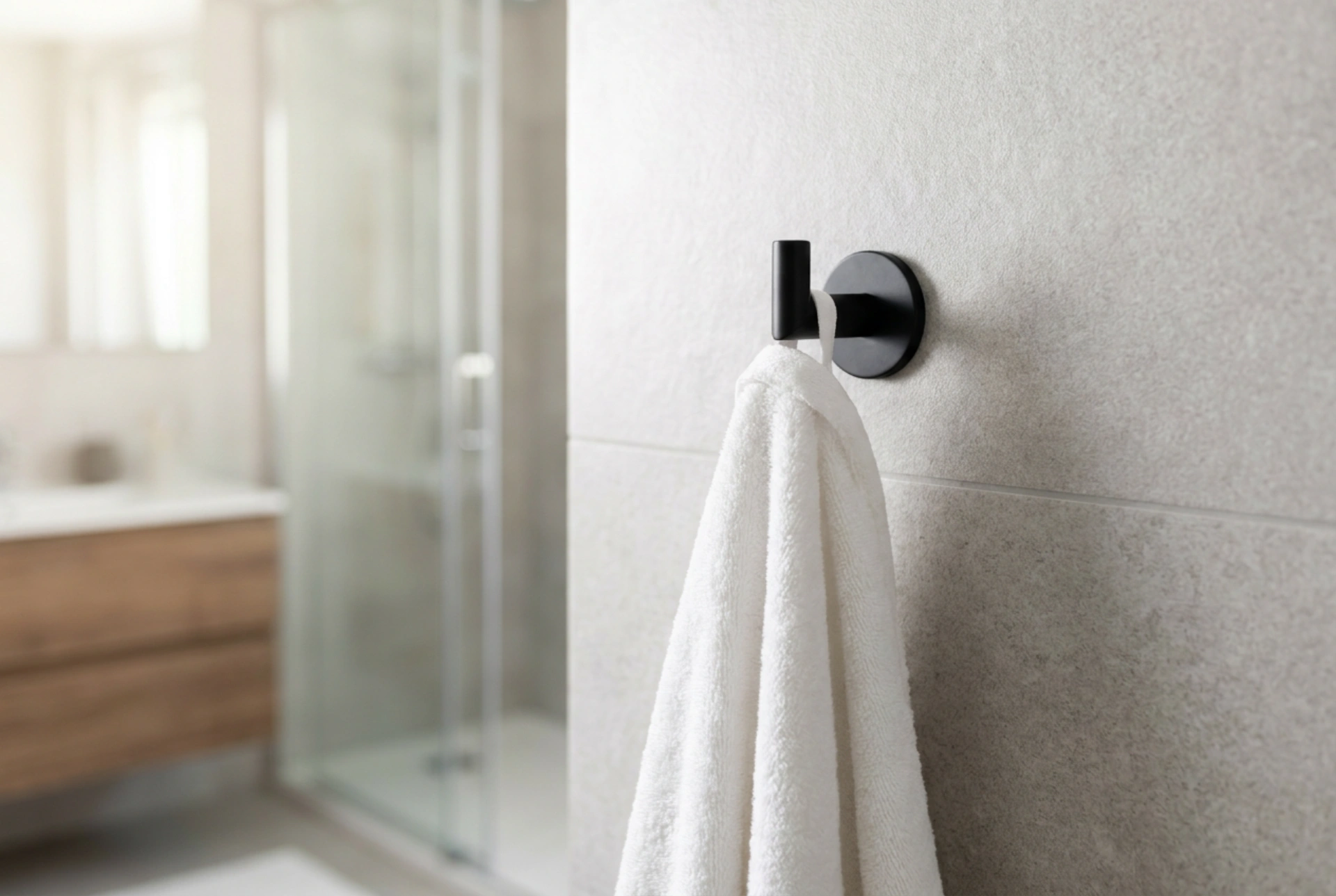 How to Keep a Suction Cup Towel Rail from Falling After a Shower