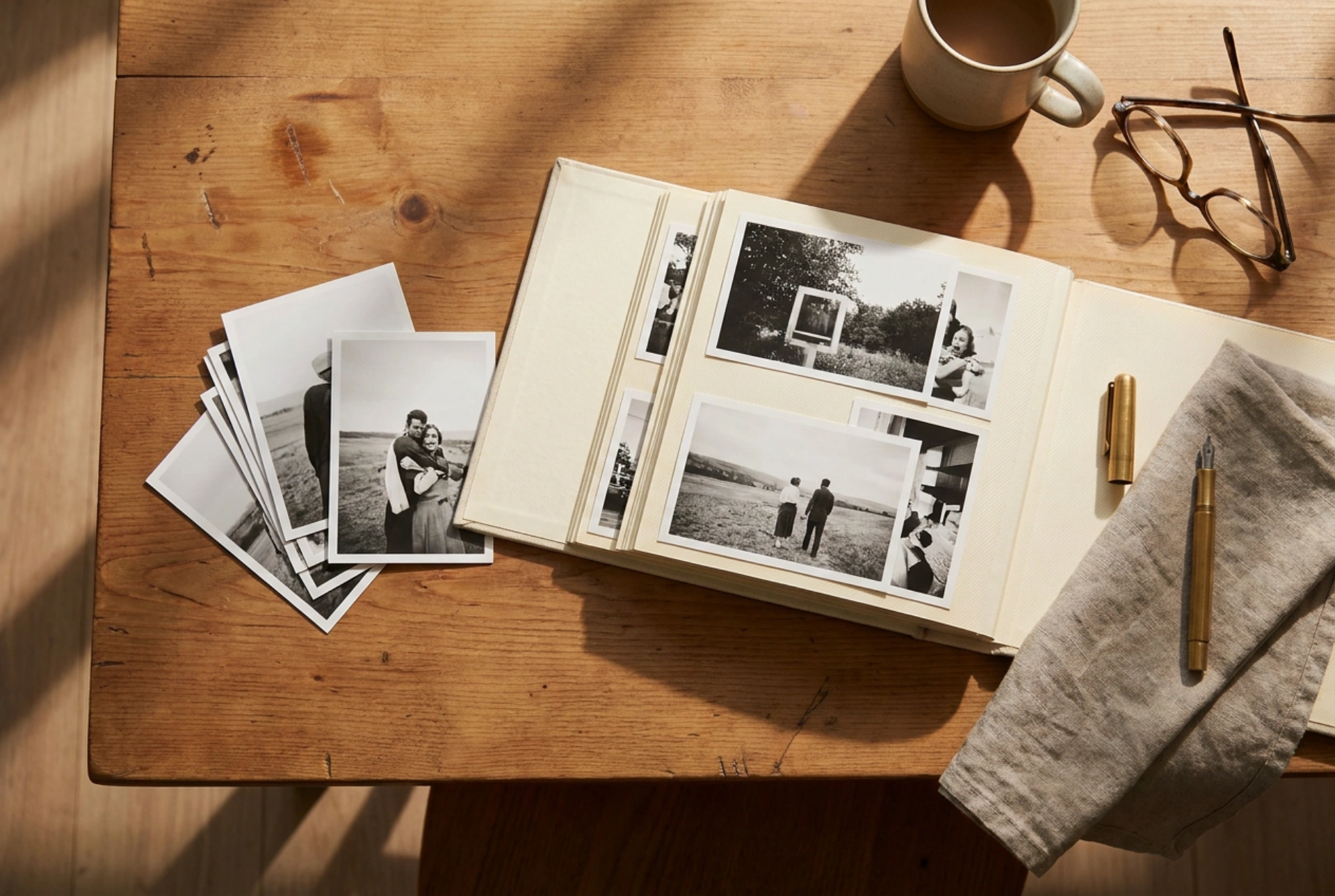 How to Arrange Travel Photos in an Album by Route and Emotion